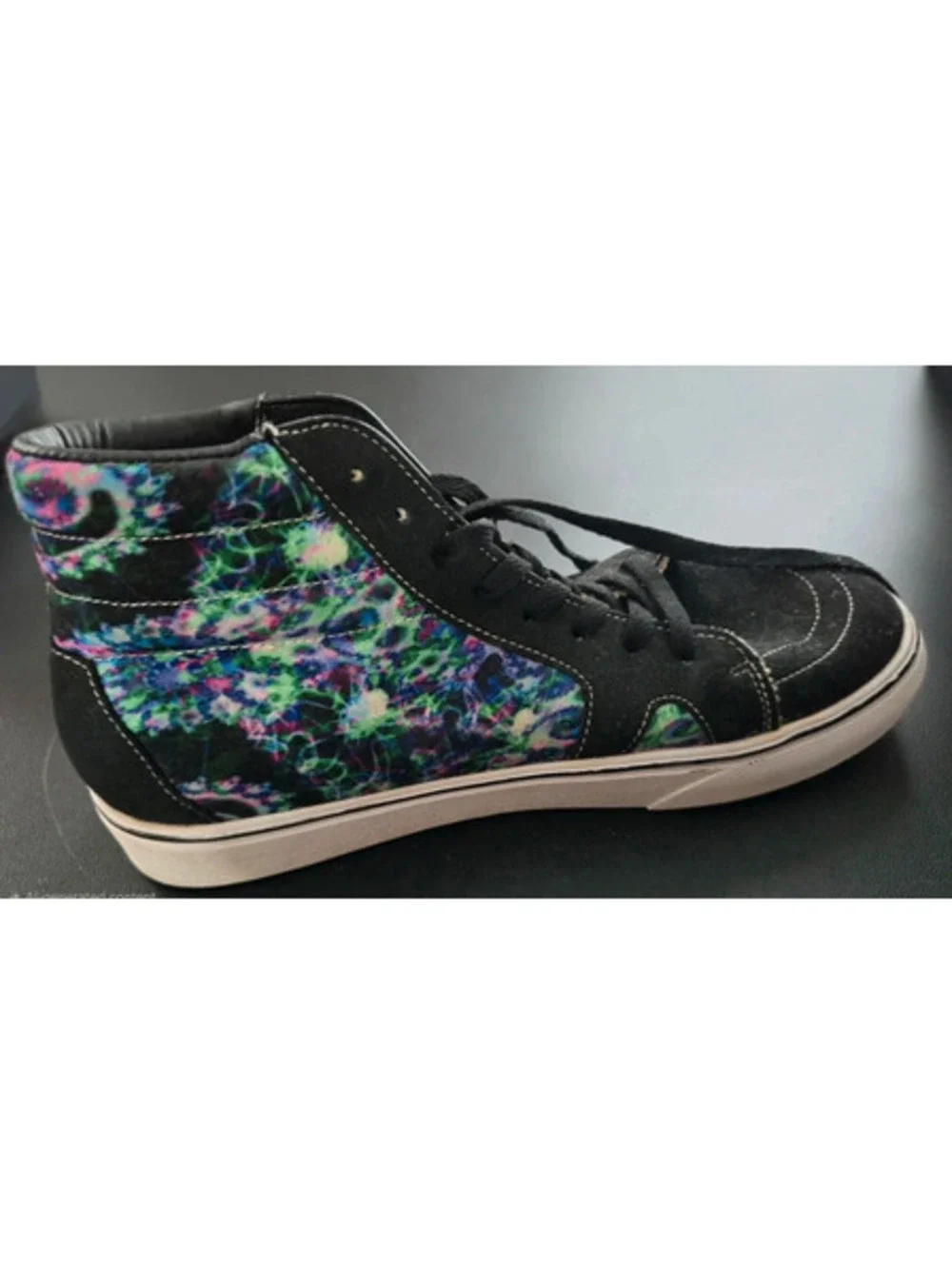 Sk8-Hi Top Style Sneakers